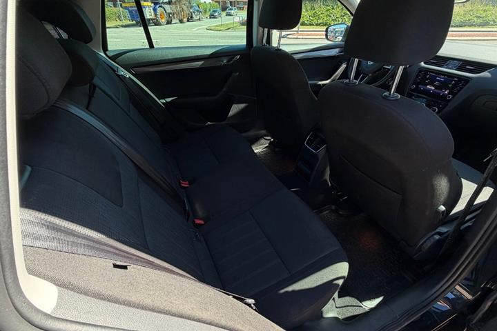 Sort Skoda Octavia fra 2020