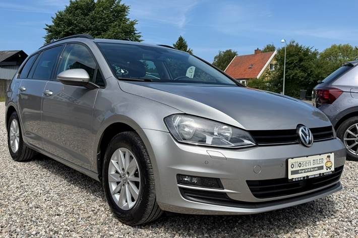 Beige VW Golf VII fra 2016
