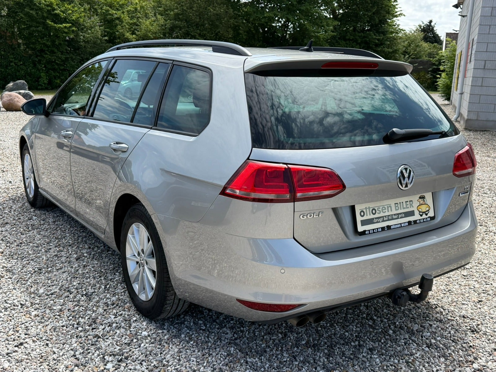 Beige VW Golf VII fra 2016