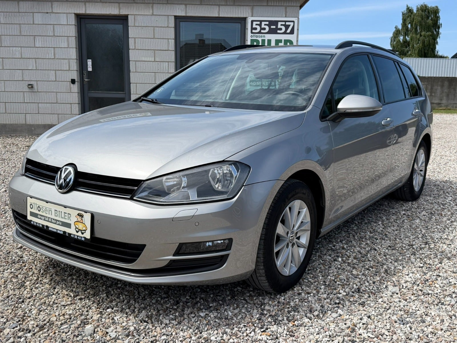 Beige VW Golf VII fra 2016