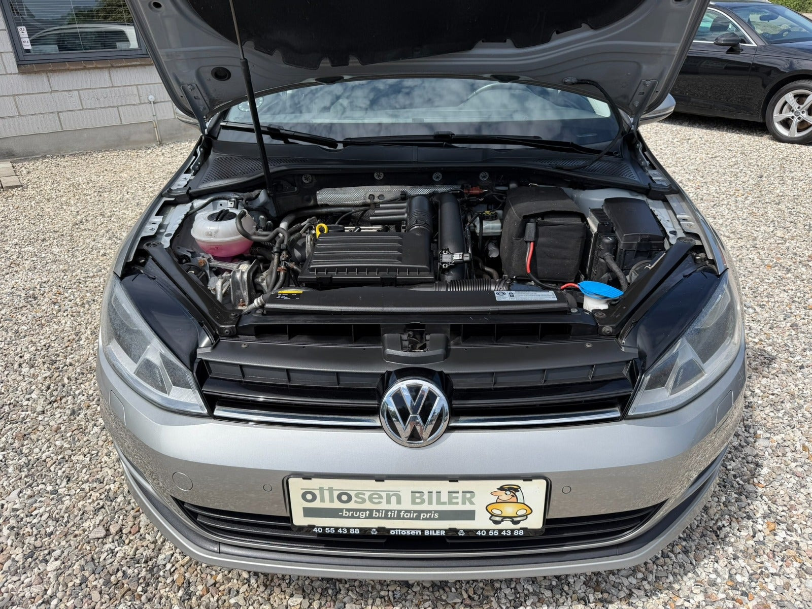 Beige VW Golf VII fra 2016