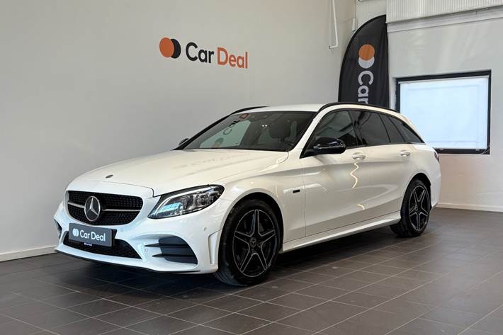 Hvid Mercedes C300 de fra 2021