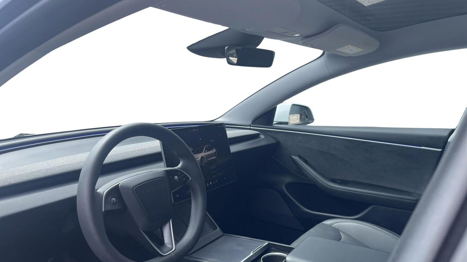 Hvid Tesla Model 3 fra 2023
