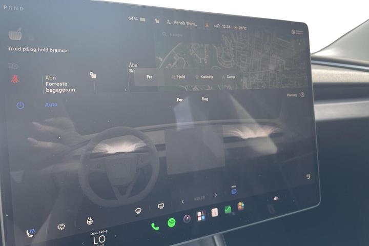 Hvid Tesla Model 3 fra 2023
