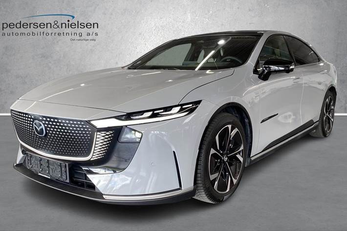 Grå Mazda 6e fra 2025