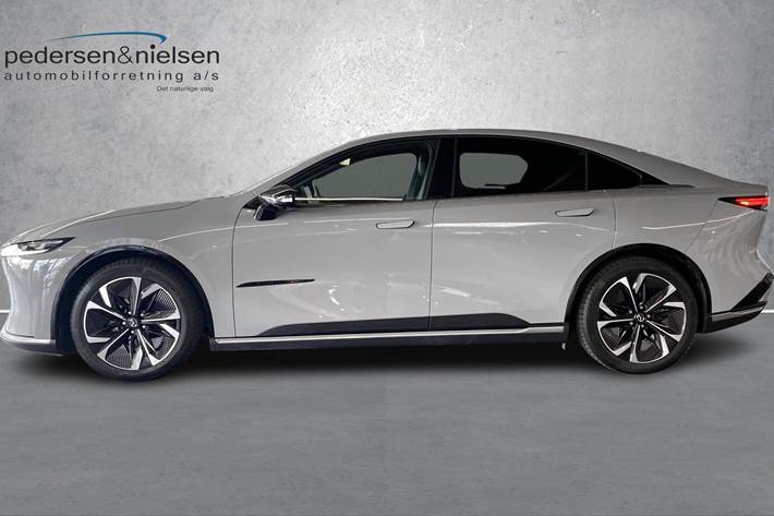 Grå Mazda 6e fra 2025