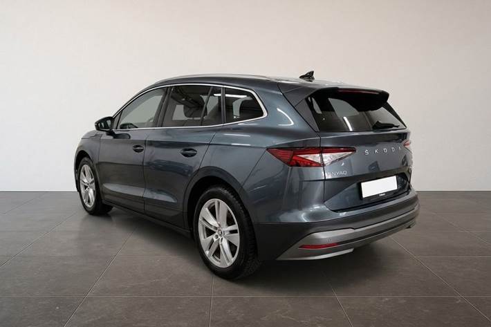 Grå Skoda Enyaq fra 2021