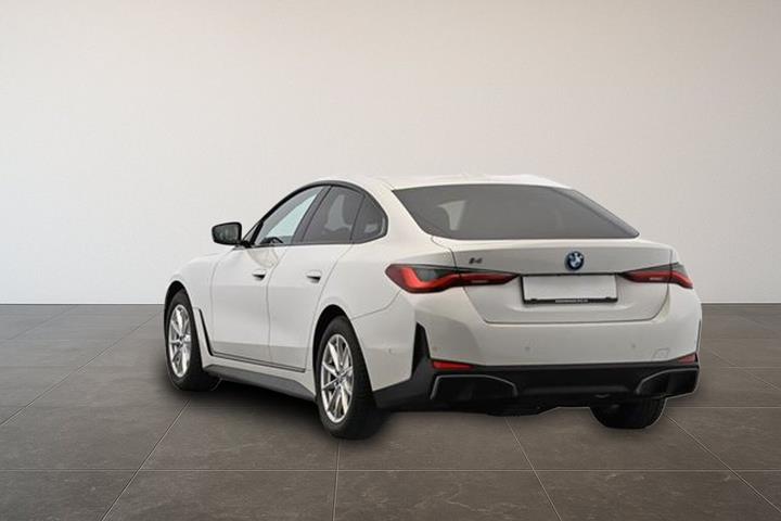 Hvid BMW i4 fra 2023
