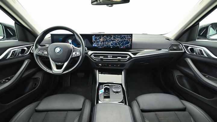 Hvid BMW i4 fra 2023