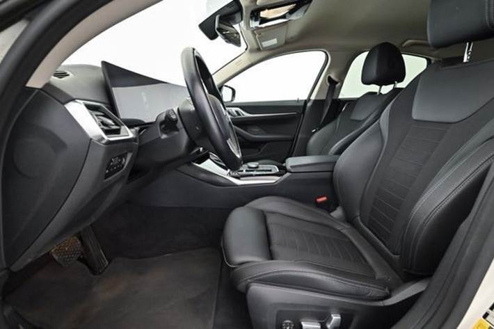Hvid BMW i4 fra 2023