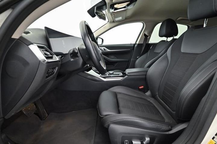 Hvid BMW i4 fra 2023