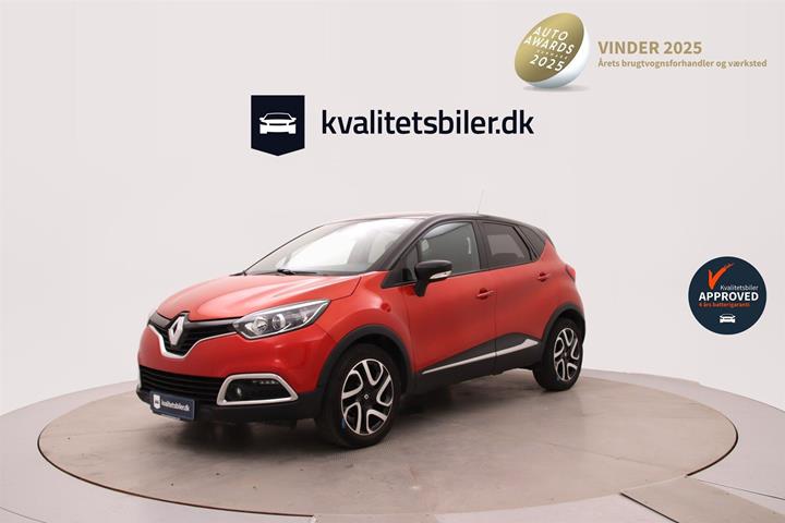 Rød Renault Captur fra 2016 set udefra
