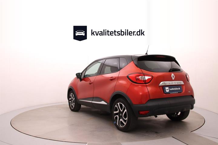 Rød Renault Captur fra 2016