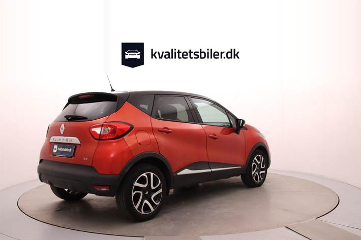 Rød Renault Captur fra 2016