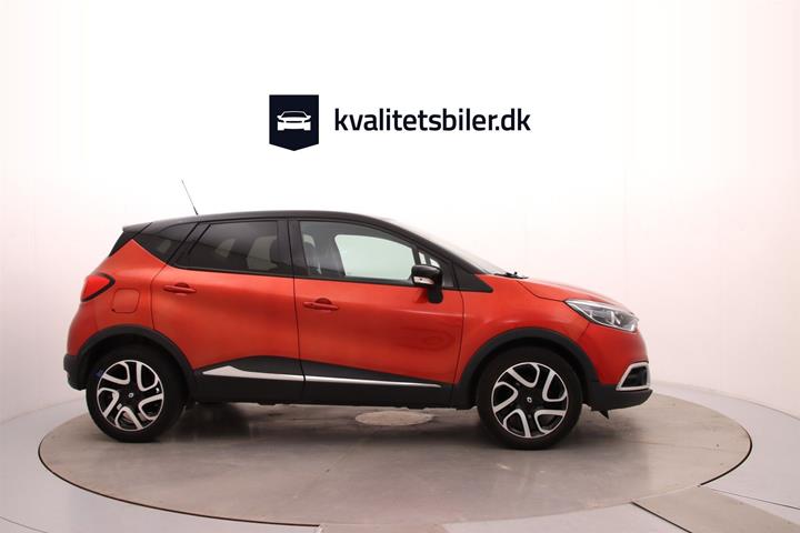 Rød Renault Captur fra 2016
