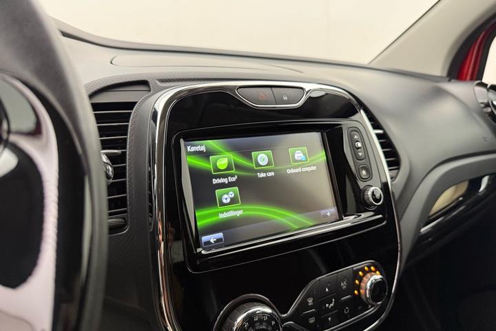 Rød Renault Captur fra 2016
