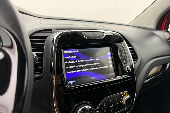 Rød Renault Captur fra 2016
