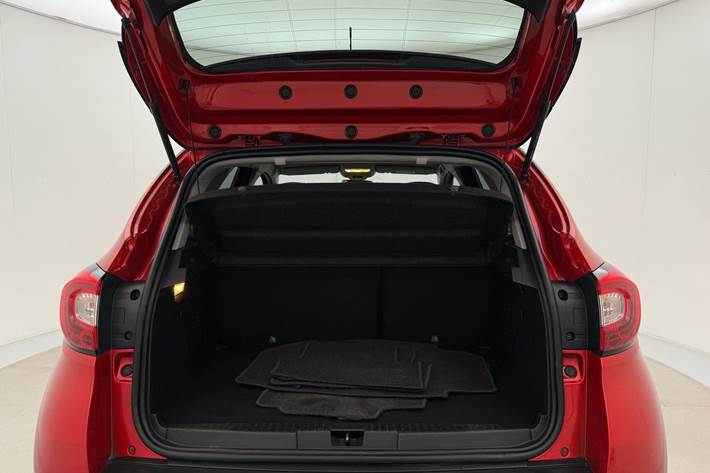 Rød Renault Captur fra 2016