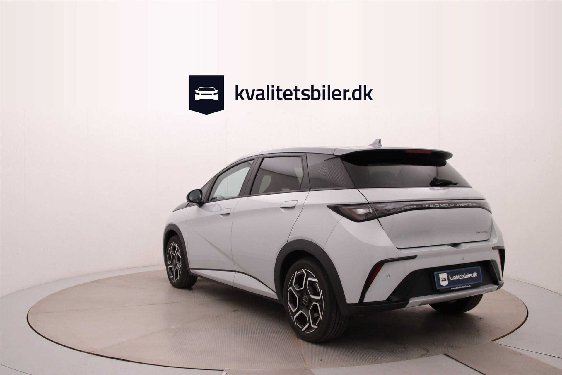 Grå BYD Dolphin fra 2024