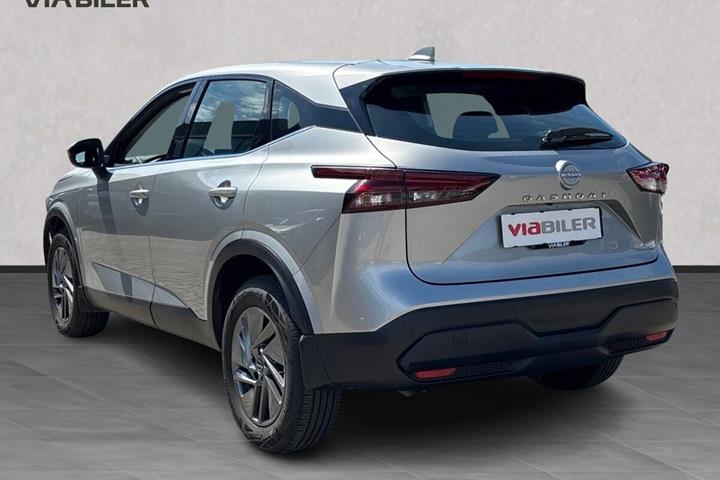 Grå Nissan Qashqai fra 2023