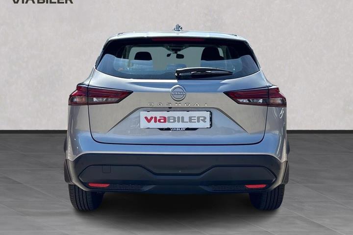 Grå Nissan Qashqai fra 2023