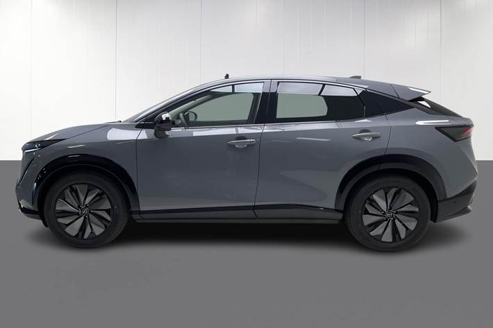 Grå Nissan Ariya fra 2026