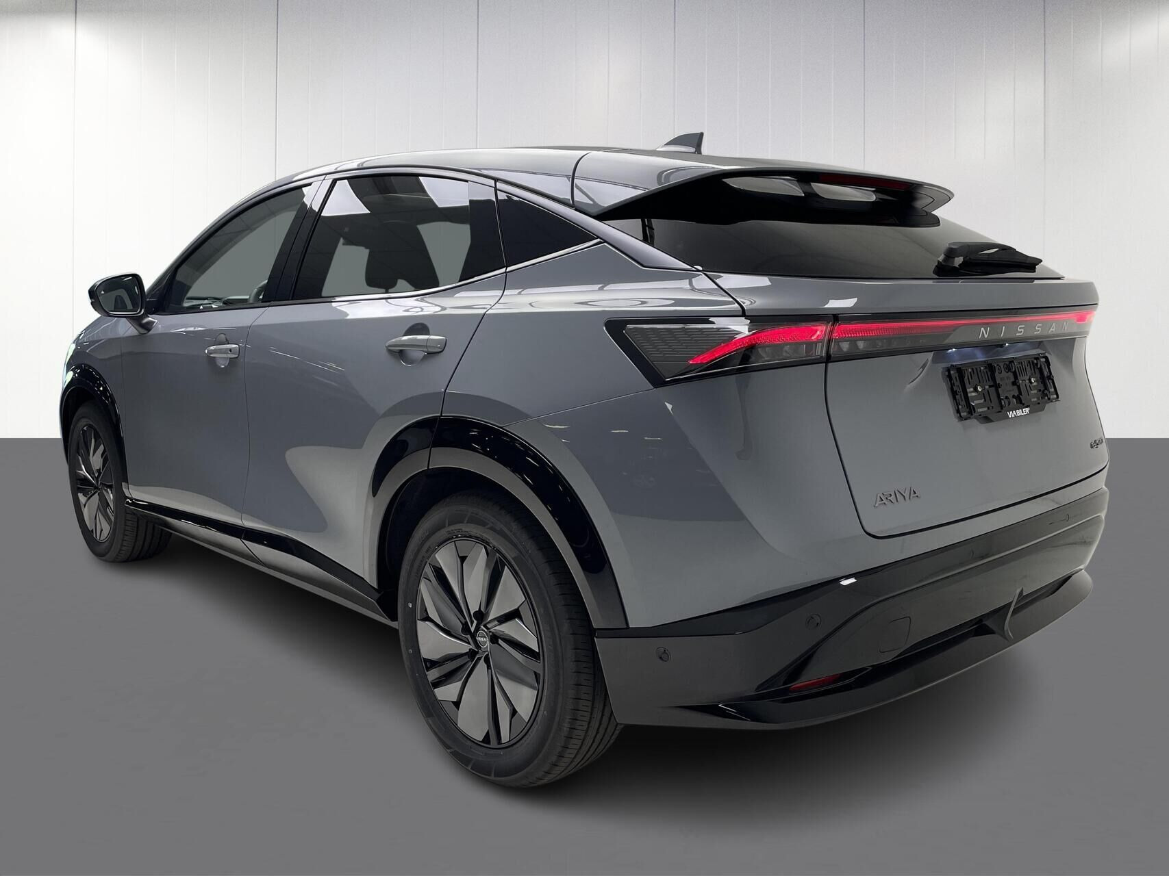 Grå Nissan Ariya fra 2026