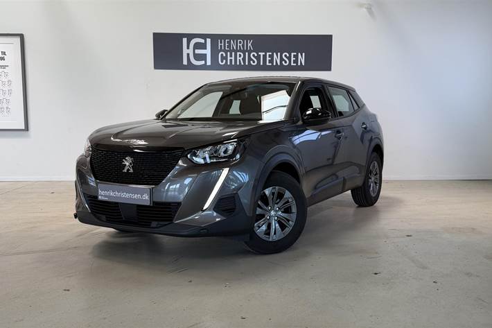 Grå Peugeot 2008 fra 2022