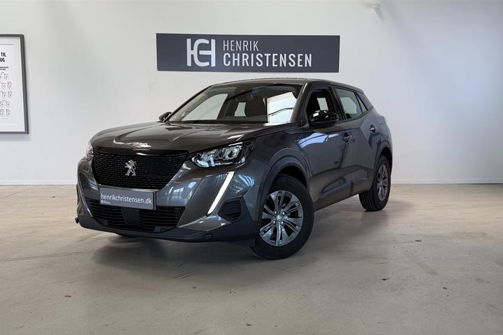 Grå Peugeot 2008 fra 2022 set udefra