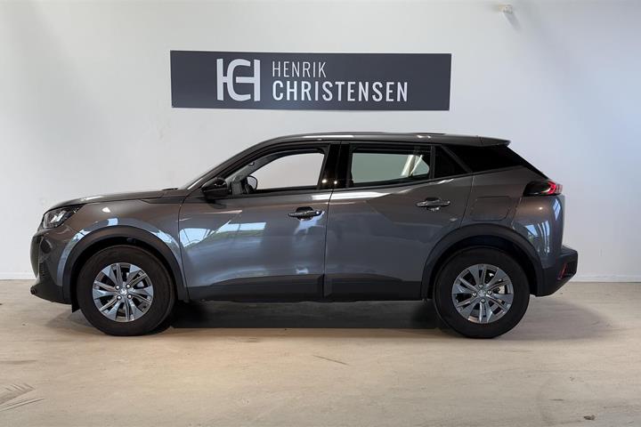 Grå Peugeot 2008 fra 2022