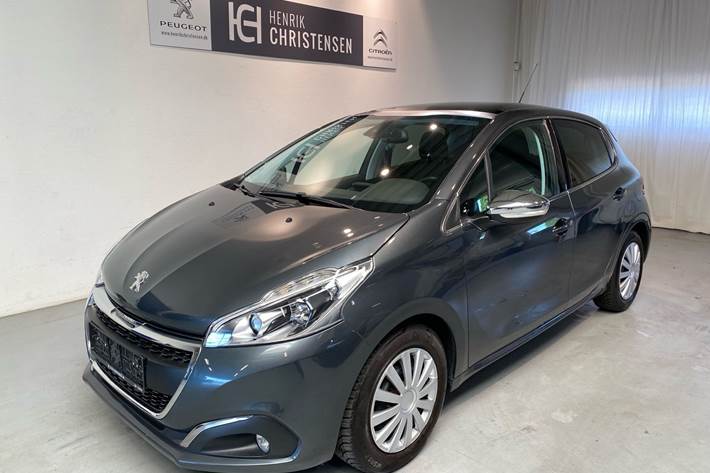 Grå Peugeot 208 fra 2018
