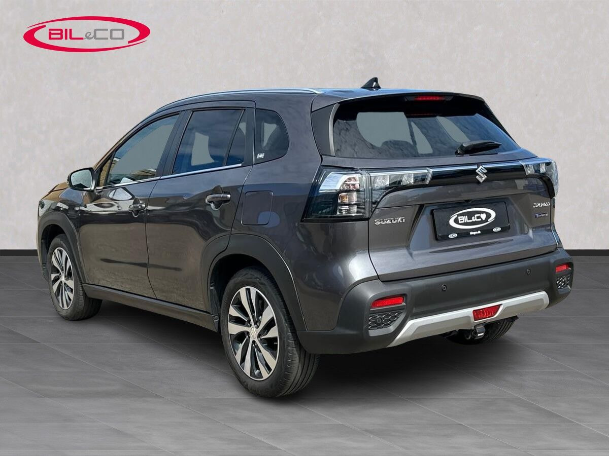 Sort Suzuki S-Cross fra 2023