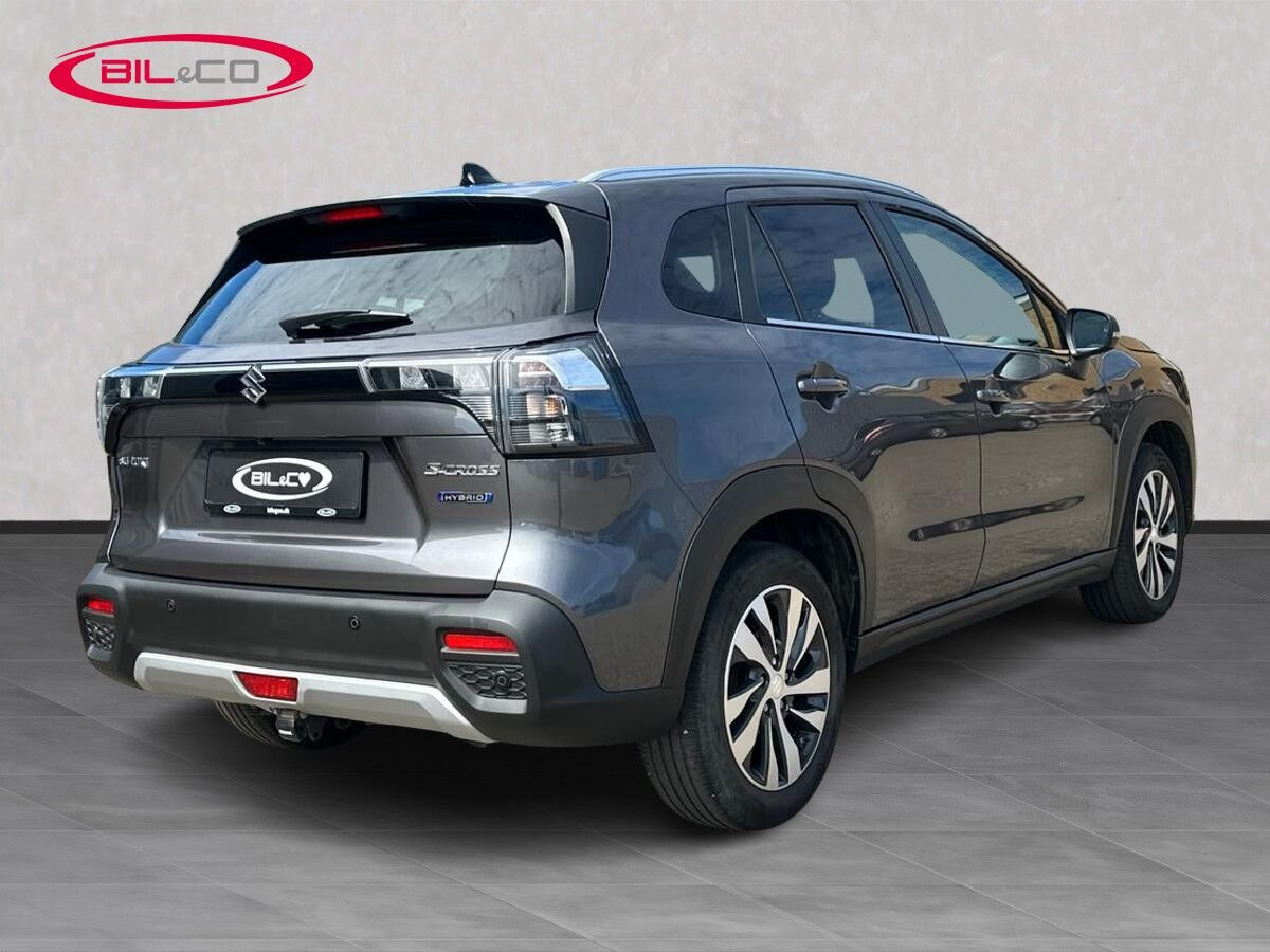 Sort Suzuki S-Cross fra 2023