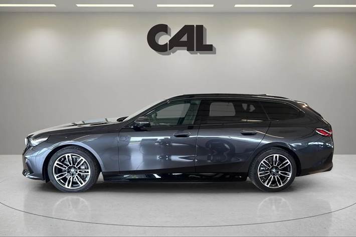 Sort BMW i5 fra 2026