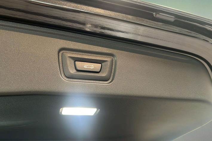 Sort BMW i5 fra 2026
