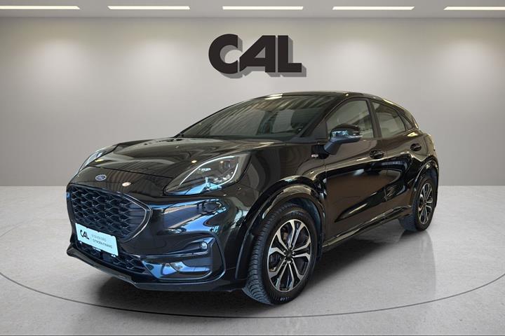 Sort Ford Puma fra 2020 set udefra