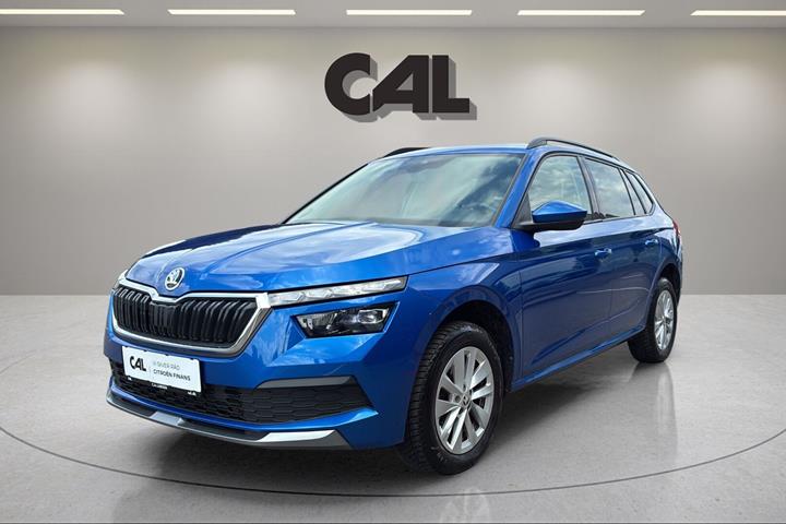 Blå Skoda Kamiq fra 2023 set udefra