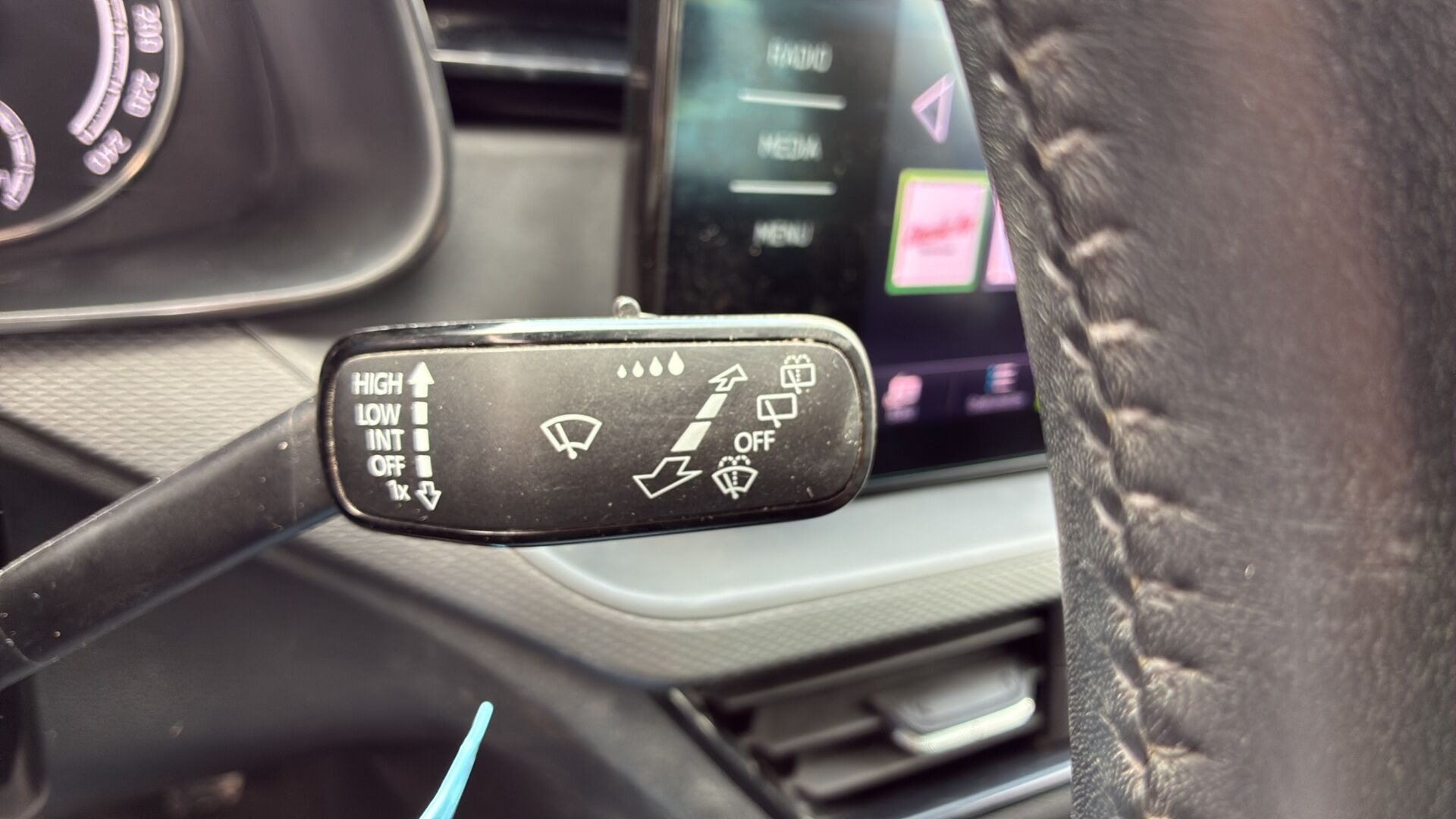 Blå Skoda Kamiq fra 2023