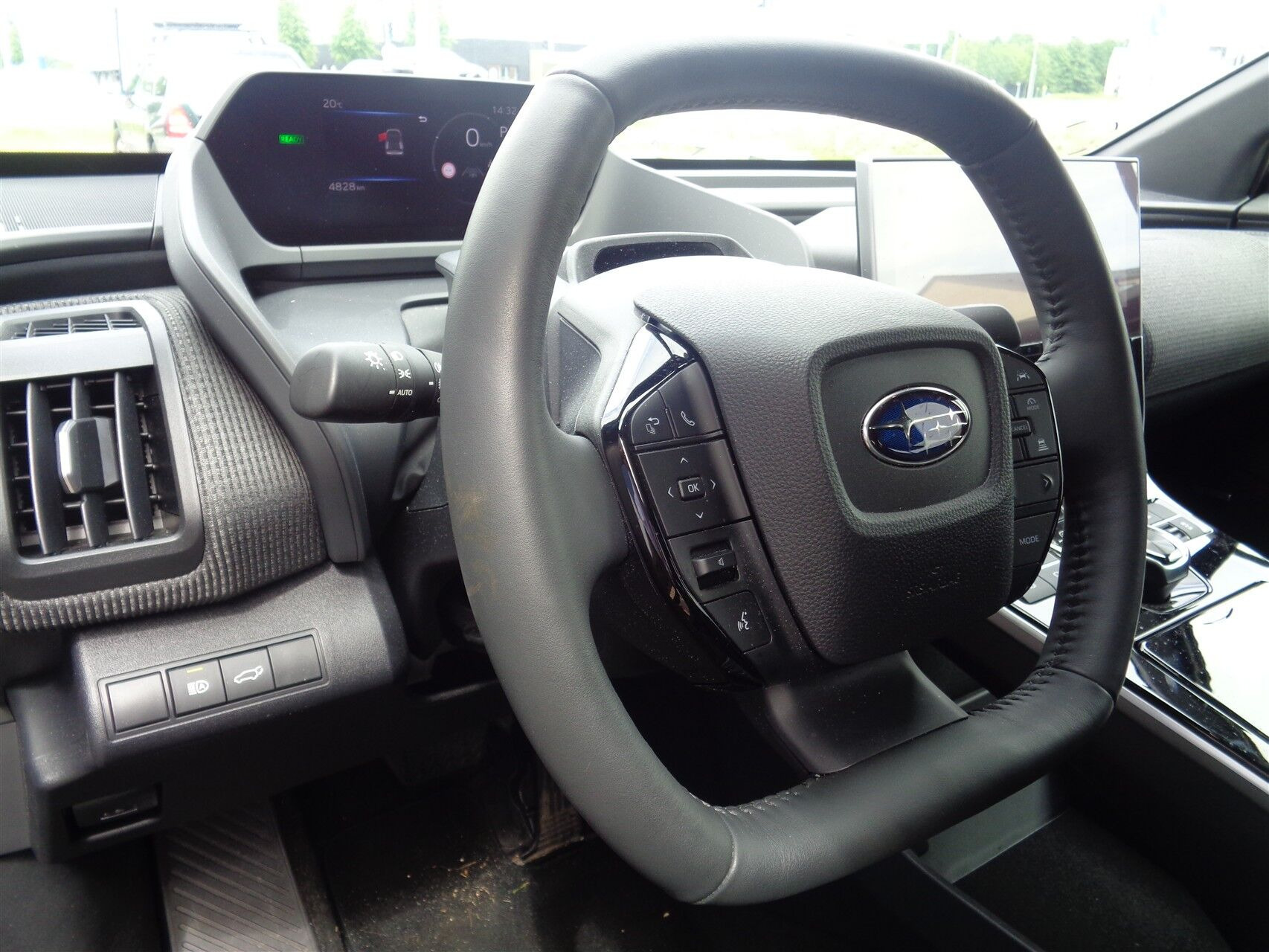 Subaru Solterra 72.6 kWh AWD, 218ps, 2025