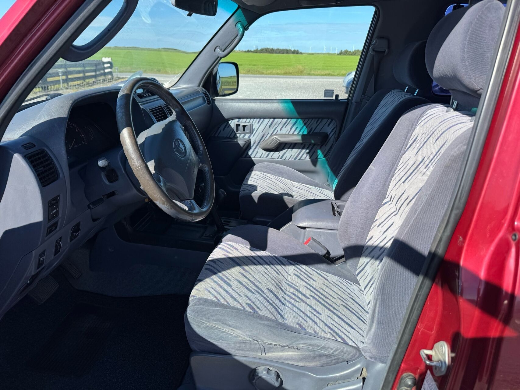 undefined Toyota Landcruiser GX90 fra 1998 set indefra
