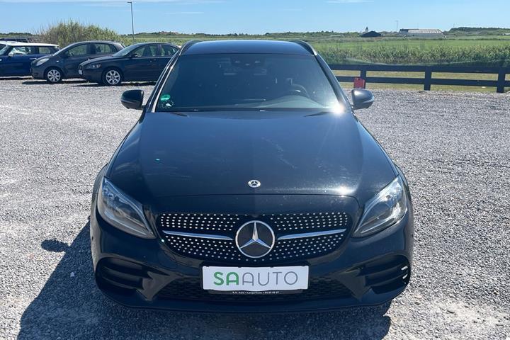 Sort Mercedes C300 de fra 2020