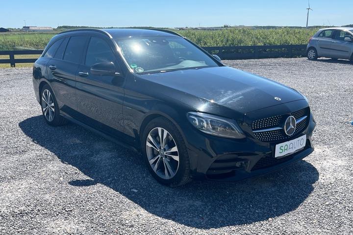 Sort Mercedes C300 de fra 2020
