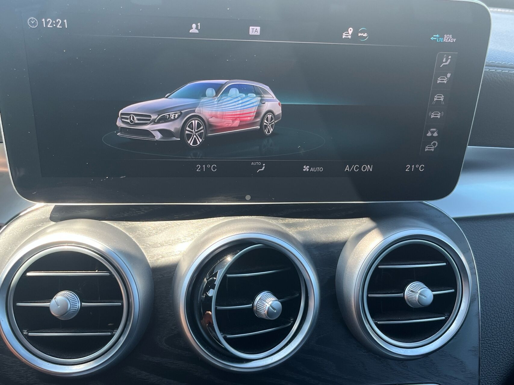 Sort Mercedes C300 de fra 2020