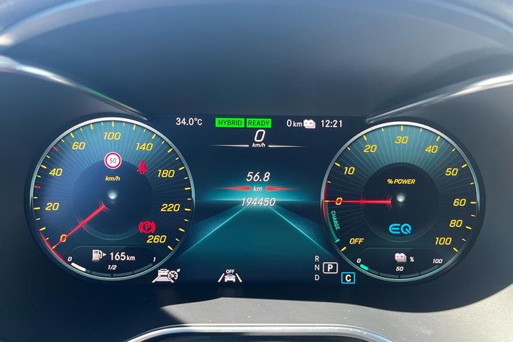 Sort Mercedes C300 de fra 2020