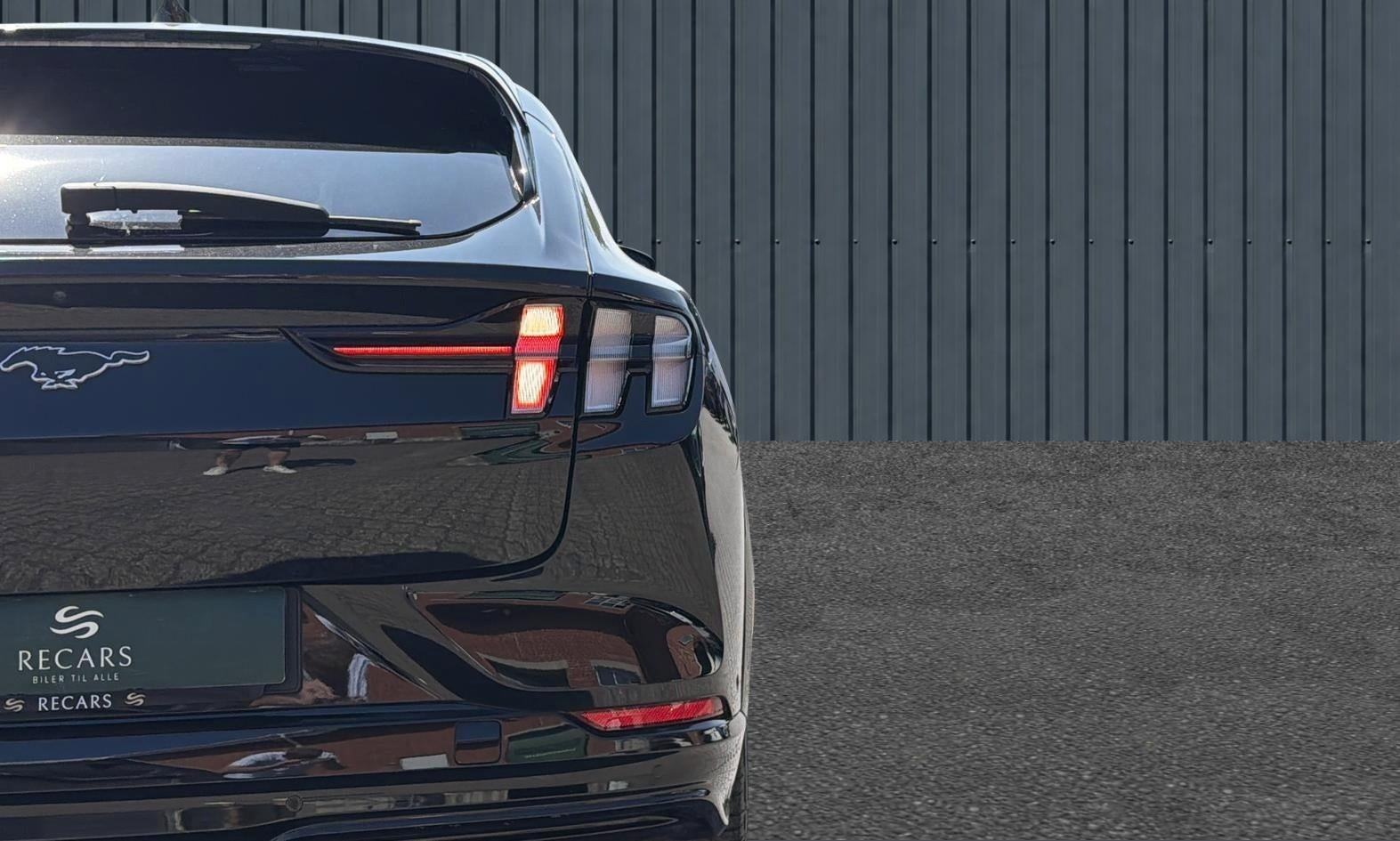Sort Ford Mustang Mach-E fra 2023