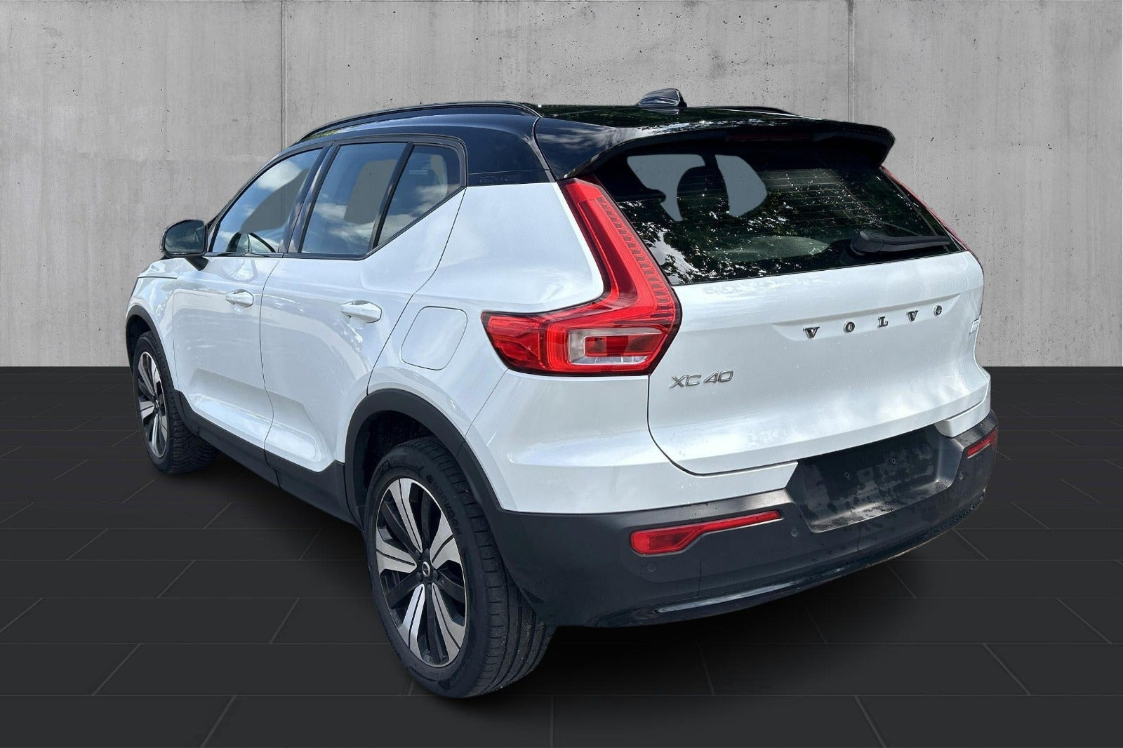 Hvid Volvo XC40 fra 2022