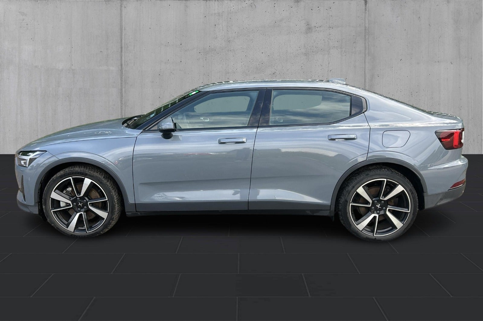 Grå Polestar 2 fra 2023