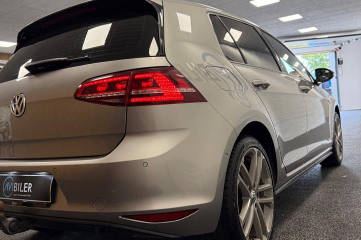 Sølv VW Golf VII fra 2016