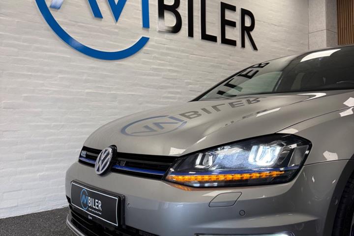 Sølv VW Golf VII fra 2016