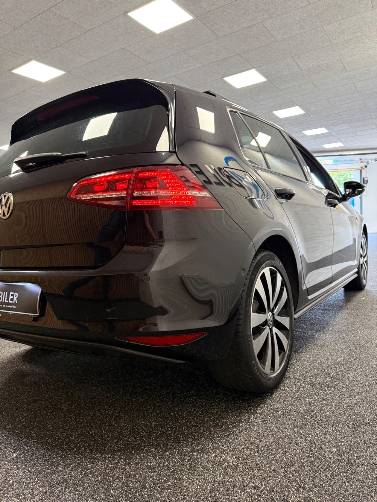 Sort VW Golf VII fra 2016